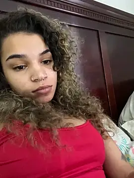 Snapshot of 1prettygem chatting on 12-18-24, 05:42 1prettygem online show from 12-18-24, 05:42