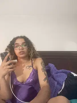 Snapshot of 1prettygem chatting on 01-10-25, 11:18 1prettygem online show from 01-10-25, 11:18