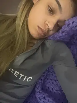 Snapshot of 1prettygem chatting on 01-21-25, 02:54 1prettygem online show from 01-21-25, 02:54