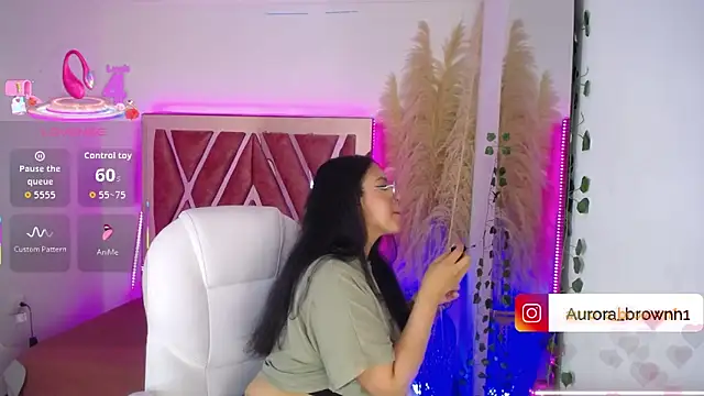 Aurora Brownn online show from 10-13-25, 04:45