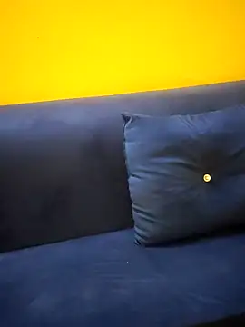 Snapshot of Haniya-143 chatting on 10-11-25, 09:35 Haniya-143 online show from 10-11-25, 09:35