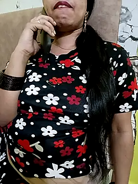 Snapshot of Haniya-143 chatting on 11-13-25, 12:37 Haniya-143 online show from 11-13-25, 12:37