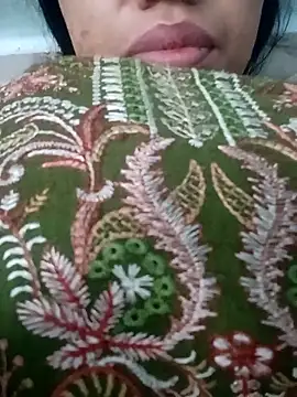 Snapshot of Haniya-143 chatting on 11-24-25, 10:42 Haniya-143 online show from 11-24-25, 10:42