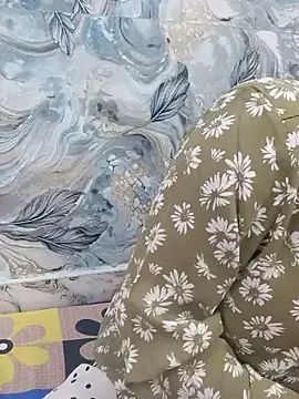 Snapshot of Haniya-143 chatting on 02-18-26, 09:22 Haniya-143 online show from 02-18-26, 09:22