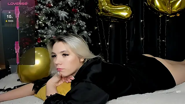 Snapshot of LadyHottCum chatting on 01-10-25, 02:02 LadyHottCum online show from 01-10-25, 02:02