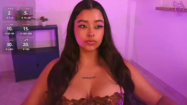 Snapshot of Ariana_Pierce chatting on 06-03-26, 02:19 Ariana Pierce online show from 06-03-26, 02:19