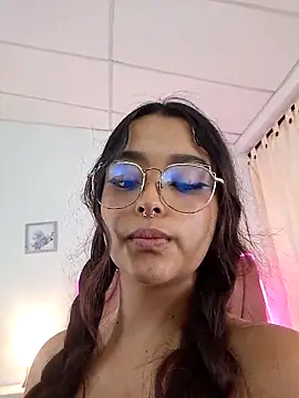 Snapshot of Ariana_Pierce chatting on 06-12-26, 03:11 Ariana Pierce online show from 06-12-26, 03:11