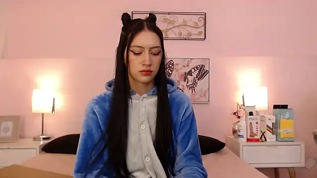 sara17  online show from 10-10-25, 04:22