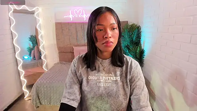 Snapshot of penelope_tay1 chatting on 03-23-25, 03:54 penelope tay1 online show from 03-23-25, 03:54