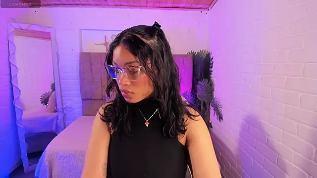 Snapshot of penelope_tay1 chatting on 09-26-25, 03:21 penelope tay1 online show from 09-26-25, 03:21