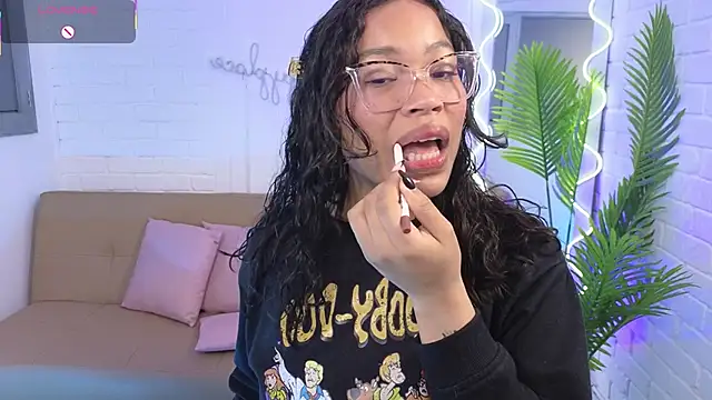 Snapshot of penelope_tay1 chatting on 10-09-25, 03:48 penelope tay1 online show from 10-09-25, 03:48