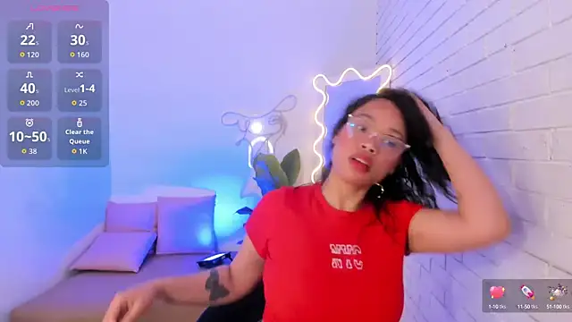 Snapshot of penelope_tay1 chatting on 10-25-25, 03:47 penelope tay1 online show from 10-25-25, 03:47