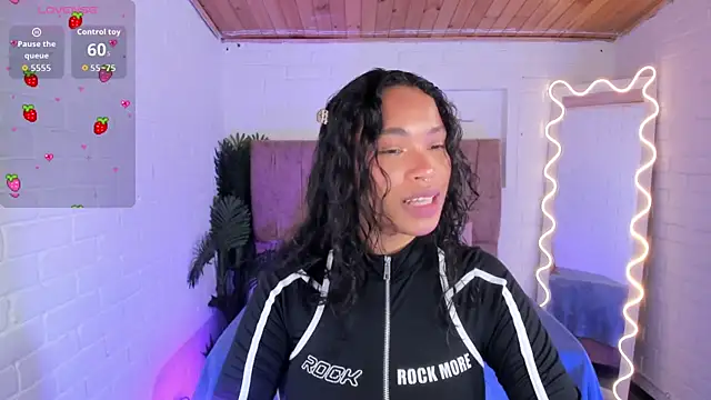 Snapshot of penelope_tay1 chatting on 11-21-25, 03:16 penelope tay1 online show from 11-21-25, 03:16