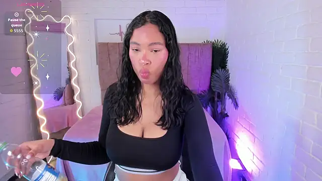 Snapshot of penelope_tay1 chatting on 11-29-25, 03:09 penelope tay1 online show from 11-29-25, 03:09