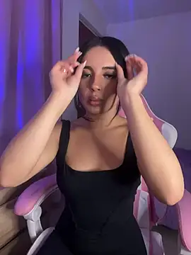 Snapshot of Emily-14 chatting on 01-12-26, 05:56 Emily-14 online show from 01-12-26, 05:56