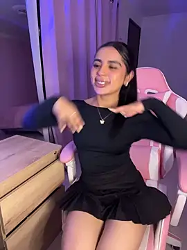 Emily-14 online show from 06-11-26, 04:32