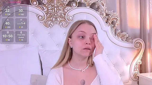 DorisHell online show from 02-08-25, 03:53