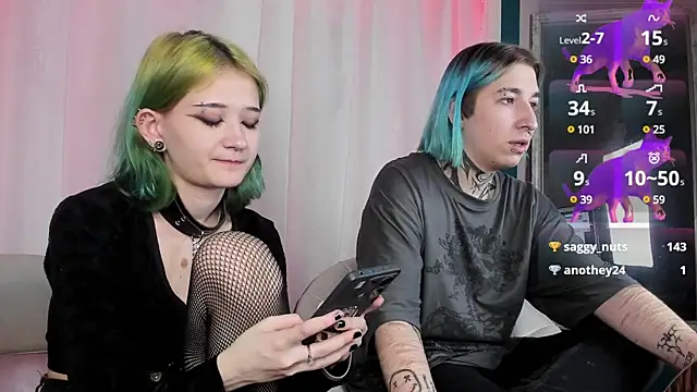 Snapshot of Milten-Trish chatting on 01-11-25, 10:40 Milten-Trish online show from 01-11-25, 10:40