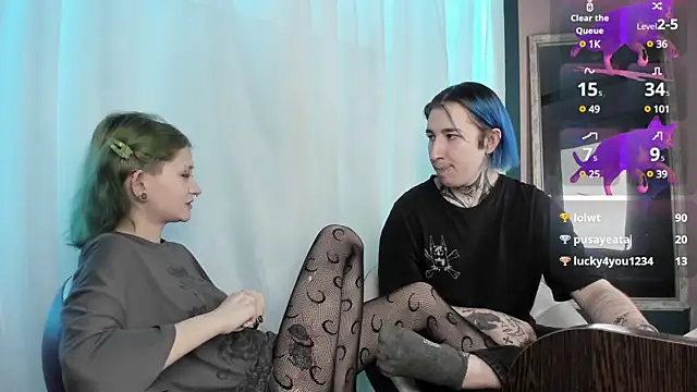 Snapshot of Milten-Trish chatting on 01-22-25, 10:40 Milten-Trish online show from 01-22-25, 10:40