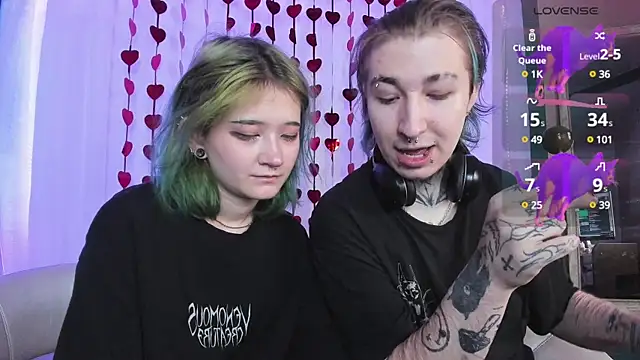 Snapshot of Milten-Trish chatting on 03-10-25, 12:40 Milten-Trish online show from 03-10-25, 12:40