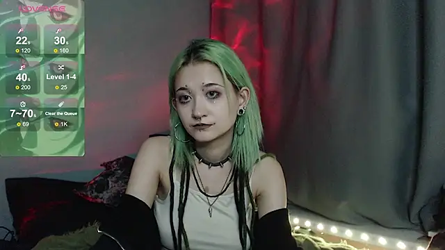 Snapshot of Milten-Trish chatting on 11-22-25, 06:40 Milten-Trish online show from 11-22-25, 06:40