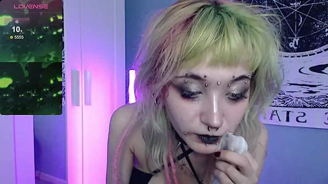 Snapshot of Milten-Trish chatting on 06-14-26, 03:19 Milten-Trish online show from 06-14-26, 03:19