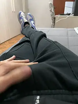 Snapshot of 93moro chatting on 12-13-24, 09:13 93moro online show from 12-13-24, 09:13