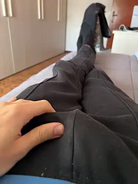 Snapshot of 93moro chatting on 12-23-24, 11:47 93moro online show from 12-23-24, 11:47