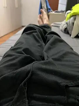 Snapshot of 93moro chatting on 12-23-24, 08:36 93moro online show from 12-23-24, 08:36