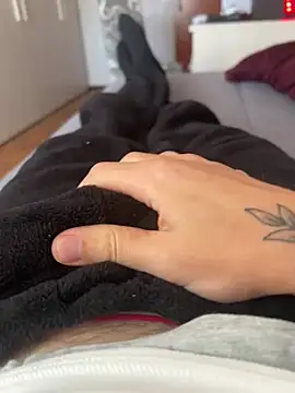 Snapshot of 93moro chatting on 12-28-24, 11:09 93moro online show from 12-28-24, 11:09