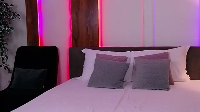 SkylerSpark online show from 10-24-25, 07:32