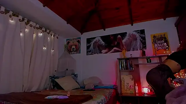 cuteweed420 online show from 02-25-25, 05:41