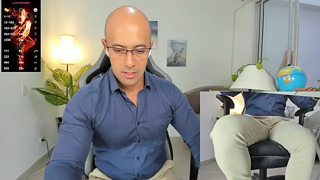 Snapshot of ryan_master_ chatting on 12-17-24, 11:39 ryan master online show from 12-17-24, 11:39