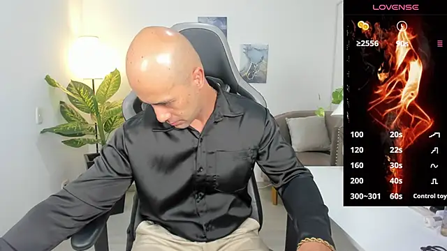 Snapshot of ryan_master_ chatting on 12-21-24, 10:17 ryan master online show from 12-21-24, 10:17