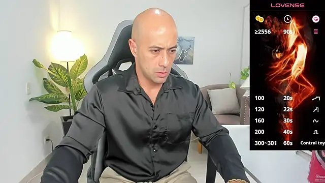 Snapshot of ryan_master_ chatting on 12-21-24, 01:21 ryan master online show from 12-21-24, 01:21