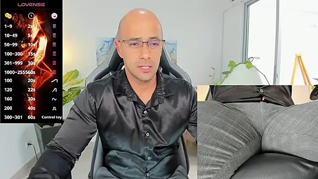 Snapshot of ryan_master_ chatting on 12-30-24, 03:35 ryan master online show from 12-30-24, 03:35