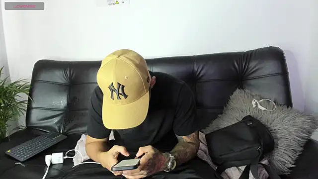 Sweet and caramel online show from 02-06-25, 06:13