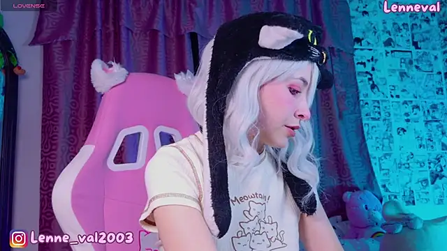 Lenneval1 online show from 11-22-25, 03:05