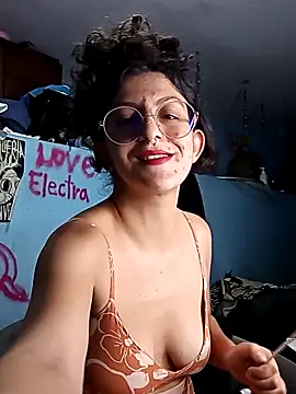 Snapshot of LoveElectra chatting on 09-12-25, 02:33 LoveElectra online show from 09-12-25, 02:33