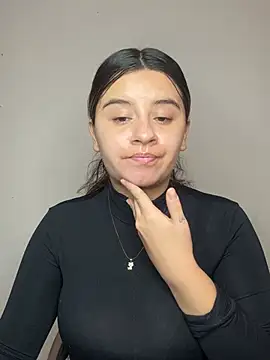 Snapshot of SaraBraun_ chatting on 04-23-26, 05:48 SaraBraun online show from 04-23-26, 05:48