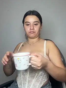 Snapshot of SaraBraun_ chatting on 04-26-26, 03:42 SaraBraun online show from 04-26-26, 03:42