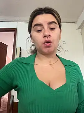 Snapshot of SaraBraun_ chatting on 05-05-26, 02:47 SaraBraun online show from 05-05-26, 02:47