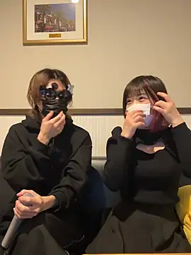 Snapshot of N_enu chatting on 02-03-25, 12:14 N enu online show from 02-03-25, 12:14