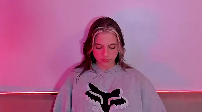 Snapshot of ArtemisaBlake chatting on 12-21-24, 01:04 ArtemisaBlake online show from 12-21-24, 01:04