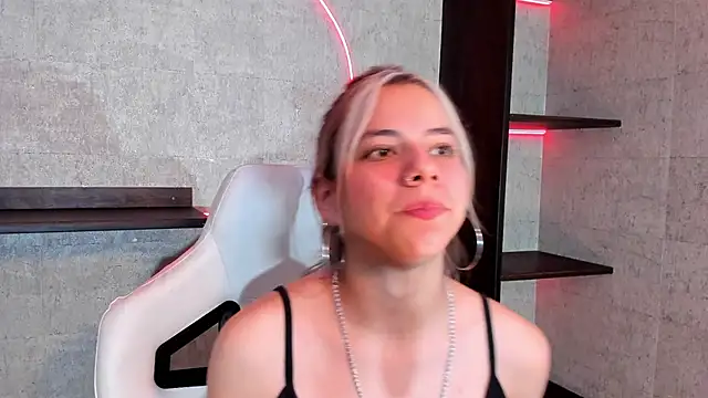 Snapshot of ArtemisaBlake chatting on 01-08-25, 09:12 ArtemisaBlake online show from 01-08-25, 09:12