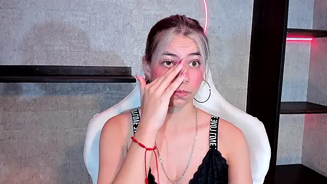 Snapshot of ArtemisaBlake chatting on 01-14-25, 12:22 ArtemisaBlake online show from 01-14-25, 12:22