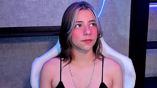 Snapshot of ArtemisaBlake chatting on 01-22-25, 09:21 ArtemisaBlake online show from 01-22-25, 09:21