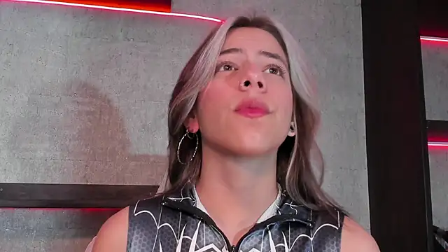 Snapshot of ArtemisaBlake chatting on 02-14-25, 04:31 ArtemisaBlake online show from 02-14-25, 04:31