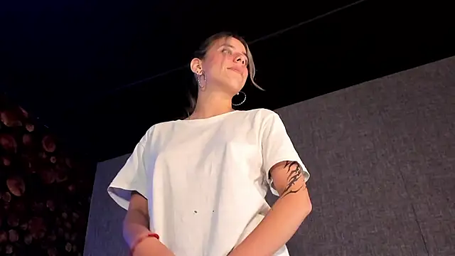 Snapshot of ArtemisaBlake chatting on 03-11-25, 07:47 ArtemisaBlake online show from 03-11-25, 07:47