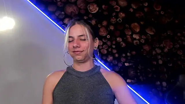 Snapshot of ArtemisaBlake chatting on 03-14-25, 07:55 ArtemisaBlake online show from 03-14-25, 07:55